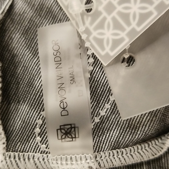 💕DEVON WINDSOR💕 Workout Set Ellie Top + Sophia Leggings ~ Blanco White S NWT - Picture 13 of 15